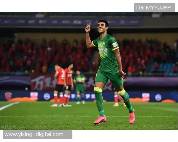 各大足球明星用英语分享他们的成长故事与职业生涯的精彩瞬间